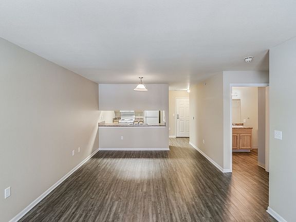 5th image of 501 King St #F855e32b3