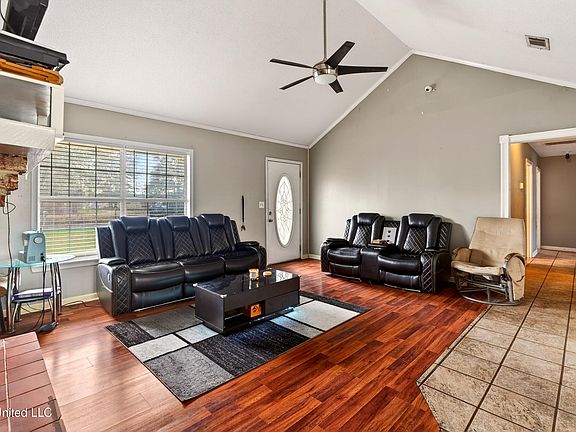 2nd image of 2 Hundley Rd