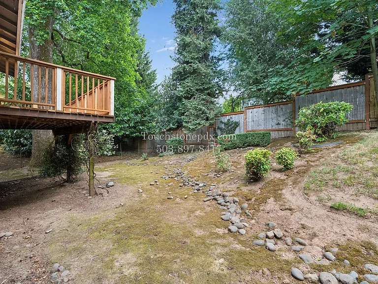 2791 Warwick St — Photo 38