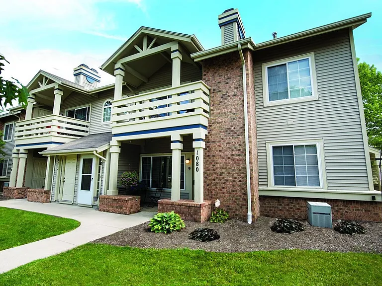 Perry' Crossings Apartments — Photo 1