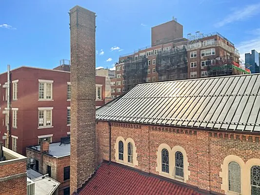 Sold by Compass | media 7