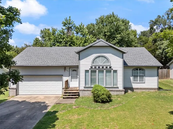 2454 W Megan Dr, Fayetteville, AR 72703