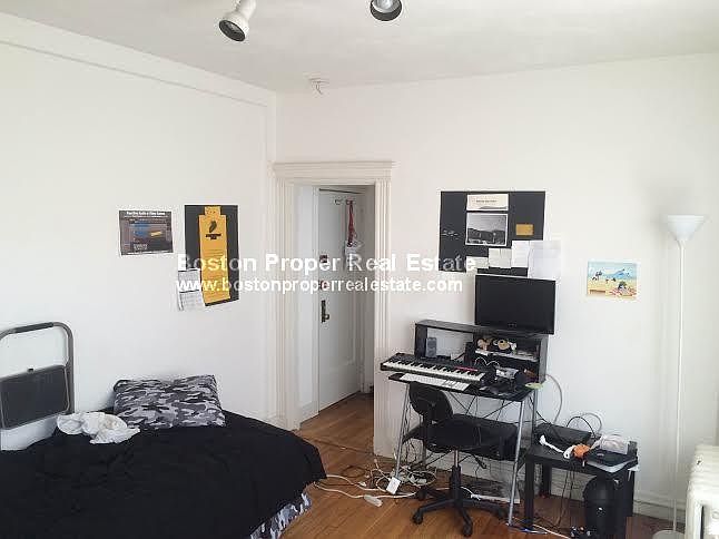 2nd image of 60 Charlesgate E #84