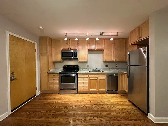 630 Central Ave — Photo 2