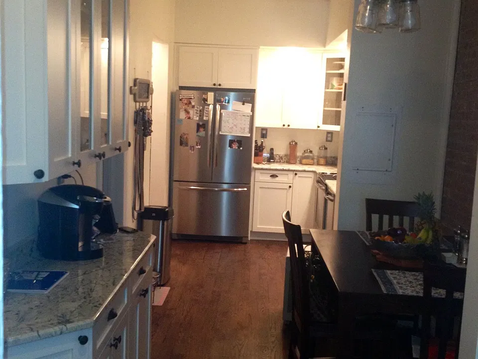 Eat-in Kitchen