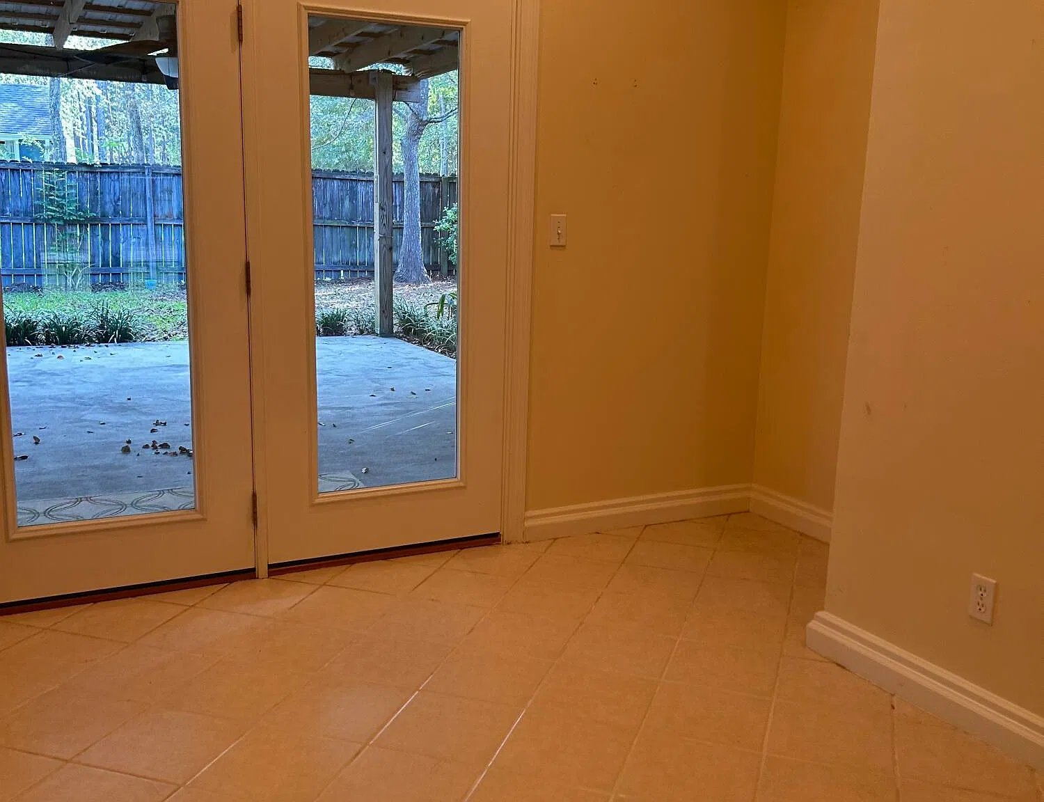 3 bed, 2.0 bath, 1975 sqft, $2,500 — Photo 3