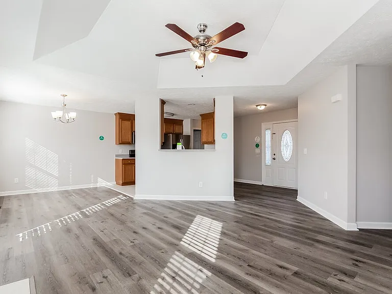 634 Loch Lomond Cir — Photo 4