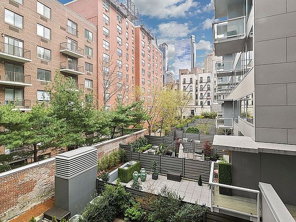 5th image of 425 W 53rd St APT 301
