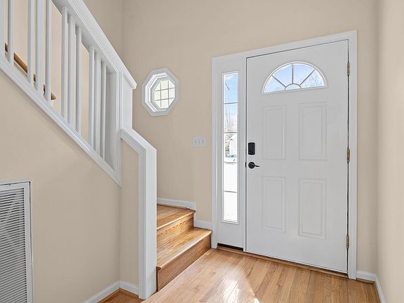 5th image of 5210 Groveside Ct