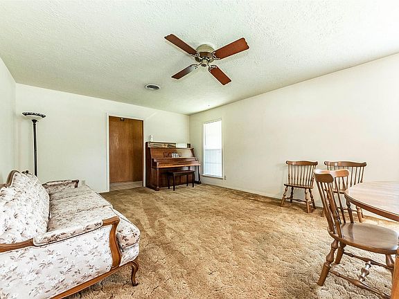 5th image of 701 Pampa St