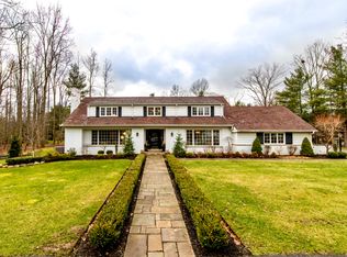 33376 Woodleigh Dr, Pepper Pike, OH 44124