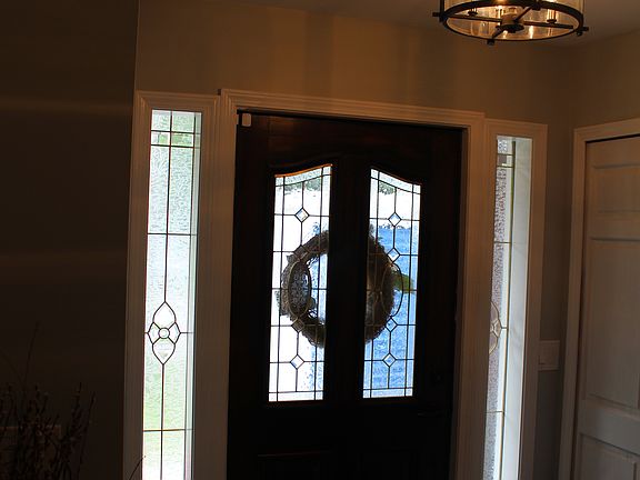 4th image of 1736 Lakeview Dr