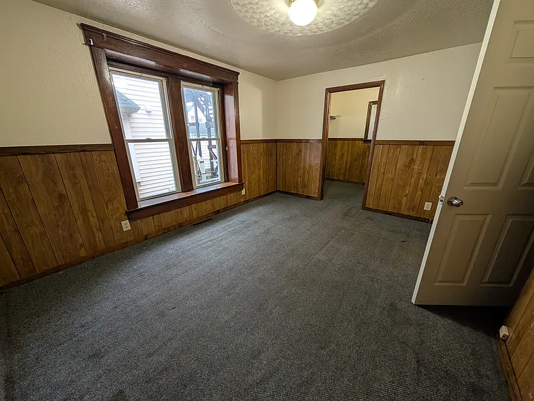 564 Carroll St — Photo 9