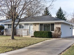 3412 Harmony Ln, South Milwaukee, WI 53172