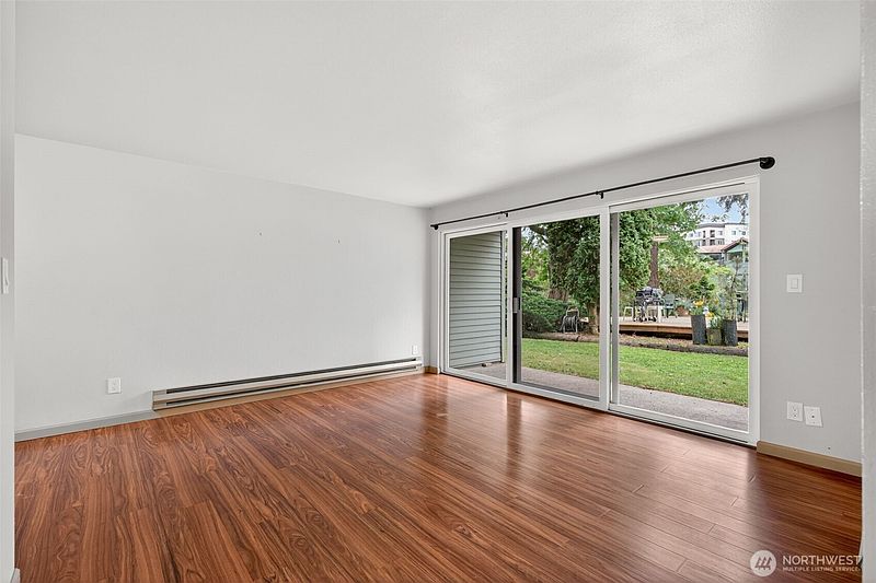 5th image of 19428 Aurora Avenue N #131