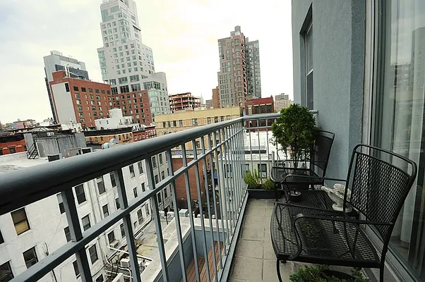 Rented by REAL New York | media 24