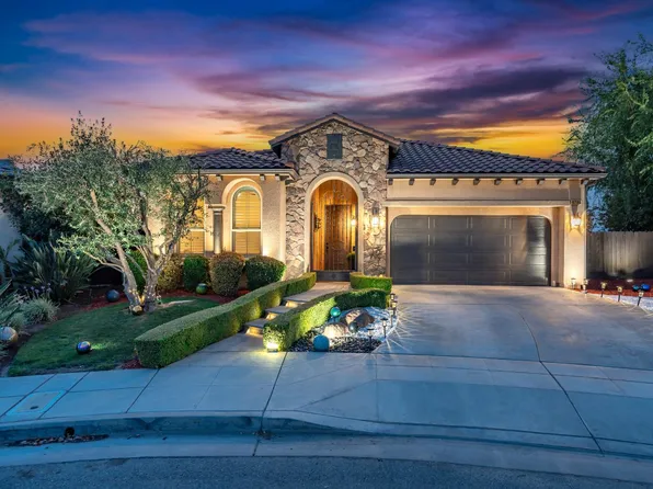 6796 W Kadota Ave, Fresno, CA 93723