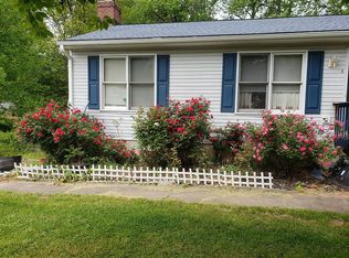 5 Hidden Lake Dr, Stafford, VA 22556