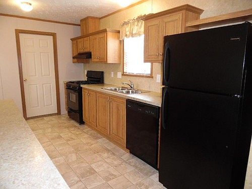 2nd image of 2937 Arbutus St