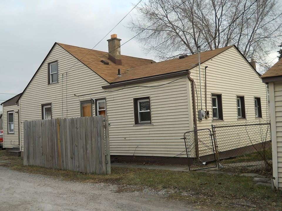 1st image of 828 4th St