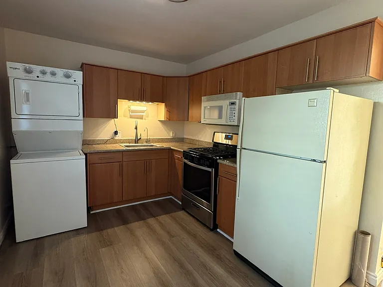 515 W Maple Ave — Photo 4