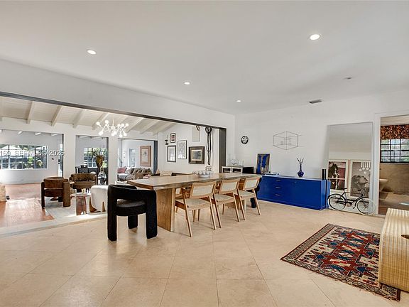 5th image of 10659 NE 10th Pl