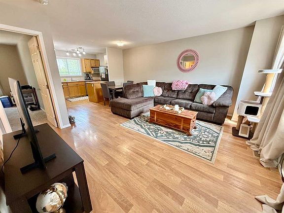 3rd image of 109 S Silkstone Rd W #2