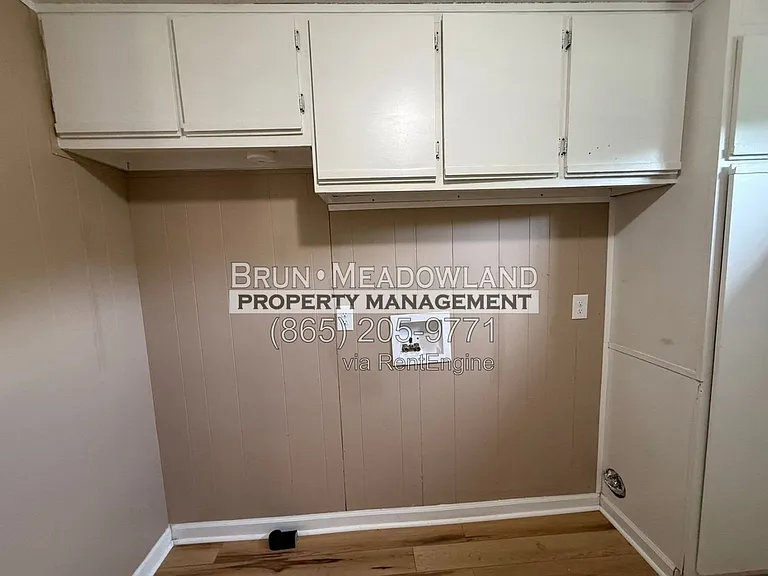 2250 Woodby Ln — Photo 20