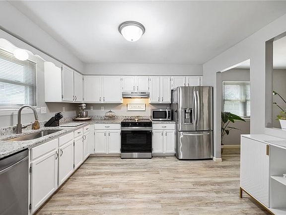 4th image of 3913 Antelope Ct