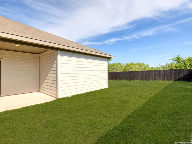 646 Staglin St #B — Photo 54