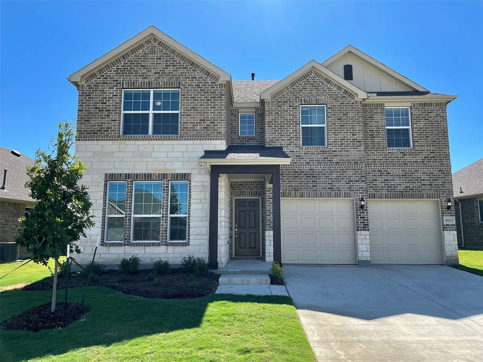 5 bed, 3071 sqft, $2,850 — Photo 1