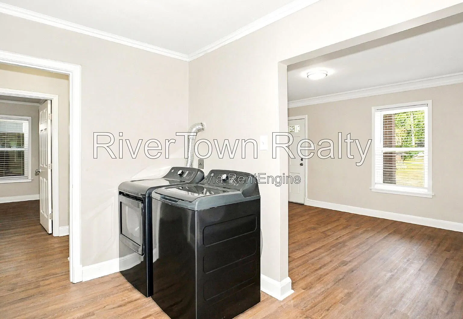 2 bed, 1.0 bath, 812 sqft, $1,495 — Photo 3