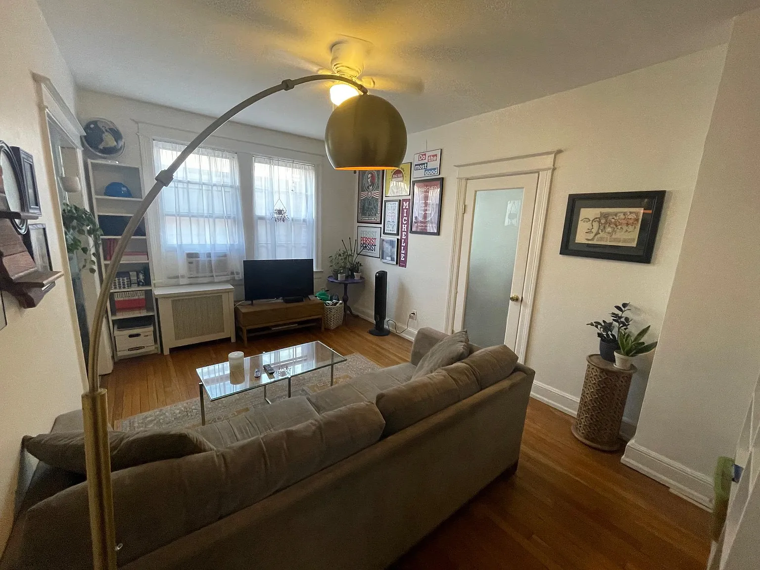 414 Seward Sq SE — Photo 3