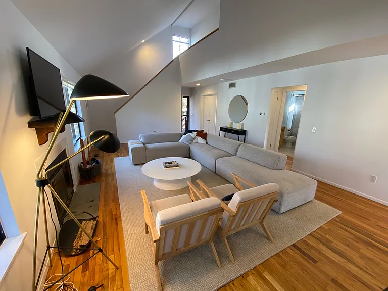 12 Orkney Rd — Photo 2