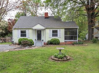 2712 Kilbourne Dr, Greensboro, NC 27407