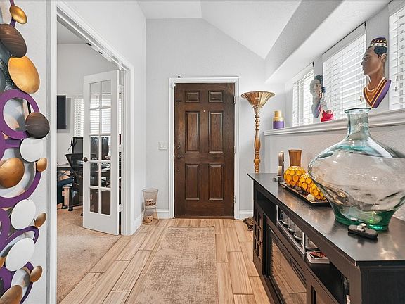5th image of 4332 Sweet Clover Ln