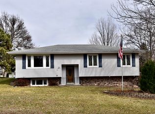 111 Heesch Ave, Treynor, IA 51575
