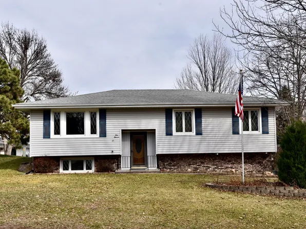 111 Heesch Ave, Treynor, IA 51575