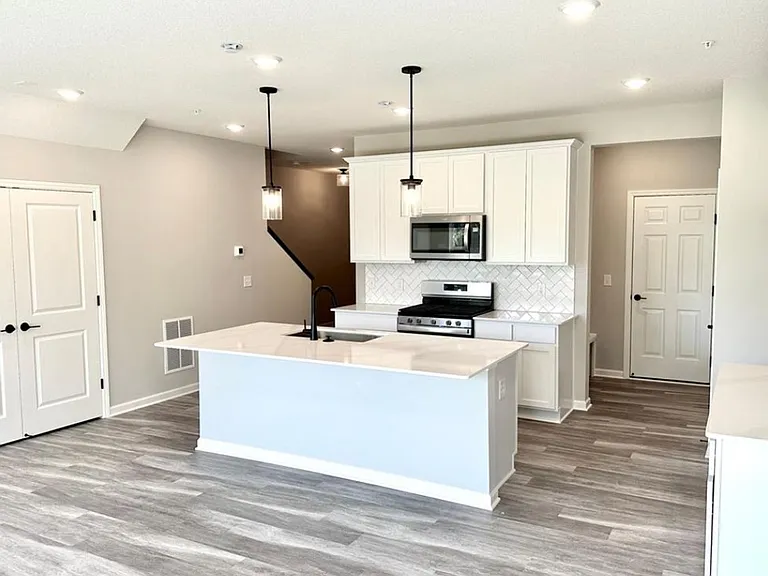 4880 Avery Ct — Photo 10