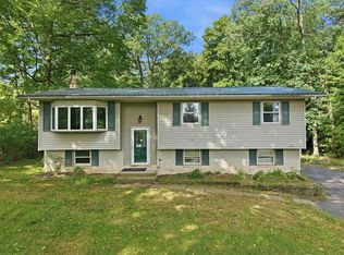 9870 N Delaware Dr, Bangor, PA 18013