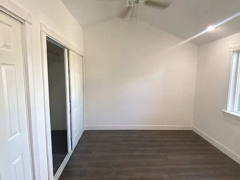 11235 Louise Ave — Photo 3