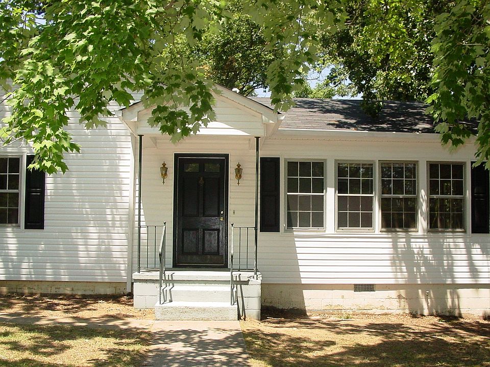 1st image of 1229 Enota Ave NE