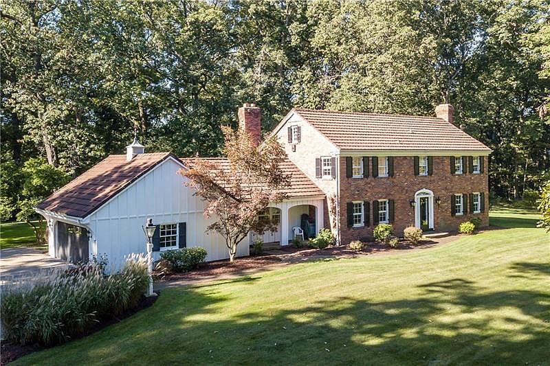 1st image of 52 Oak Knoll Dr