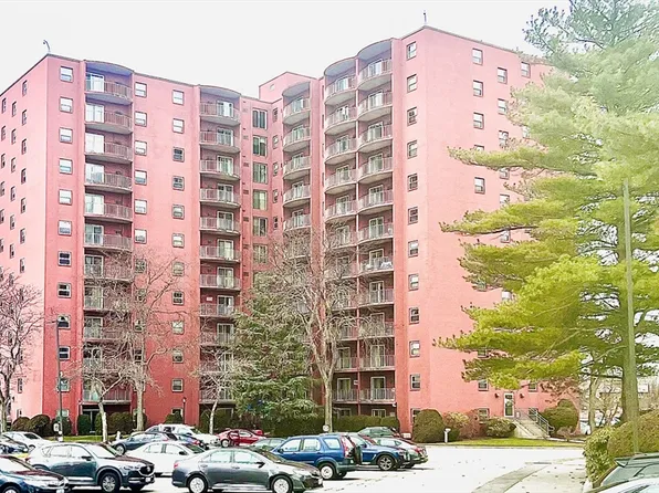 115 W Squantum St APT 815, Quincy, MA 02171