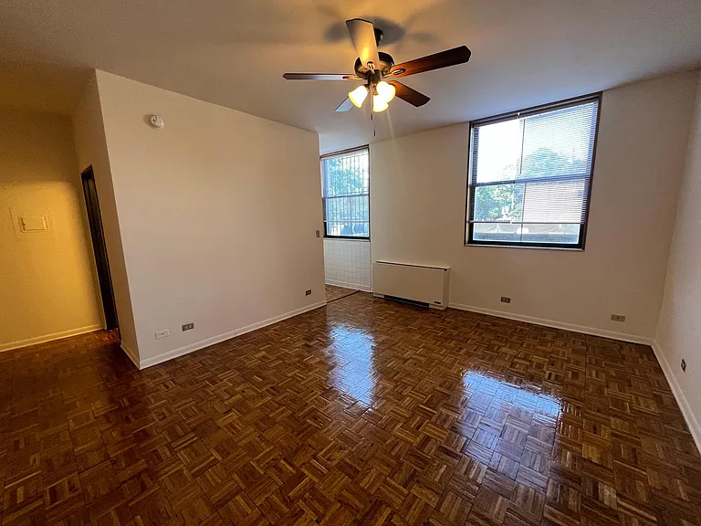 620 W Belmont — Photo 23