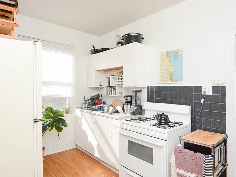 1933 W Crystal St #2A — Photo 4