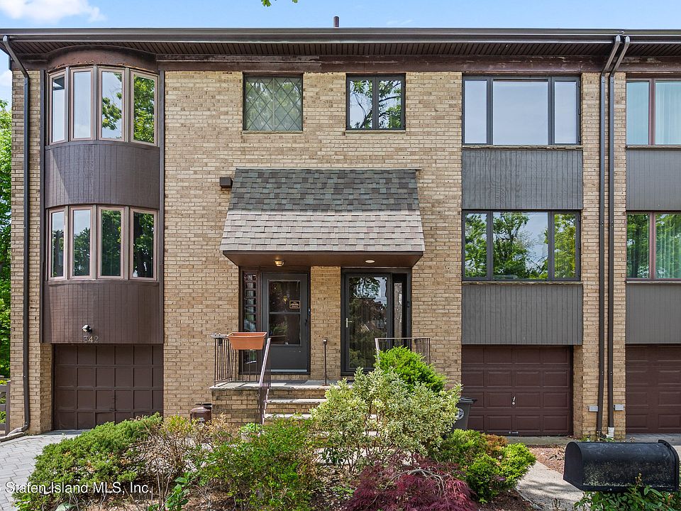 1st image of 340 Hillbrook Dr