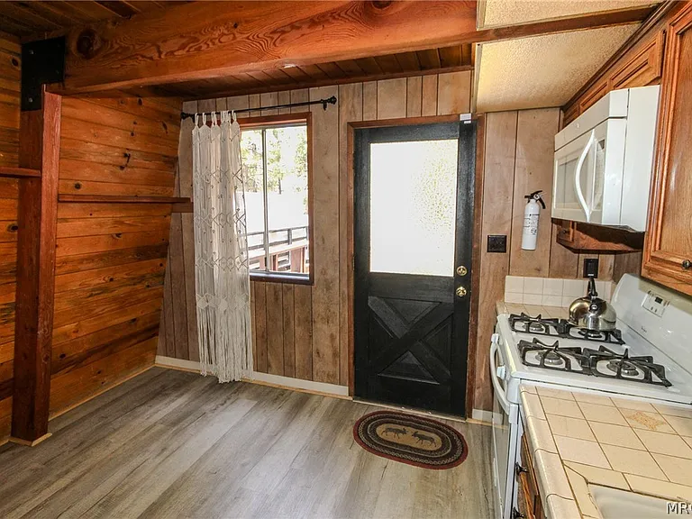409 W Sherwood Blvd — Photo 11