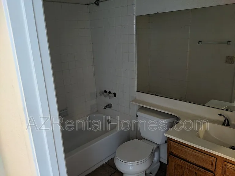 819 N College Ave #I124 — Photo 10