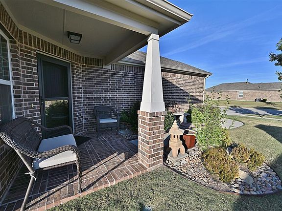 3rd image of 7705 Gulf Breeze Ln